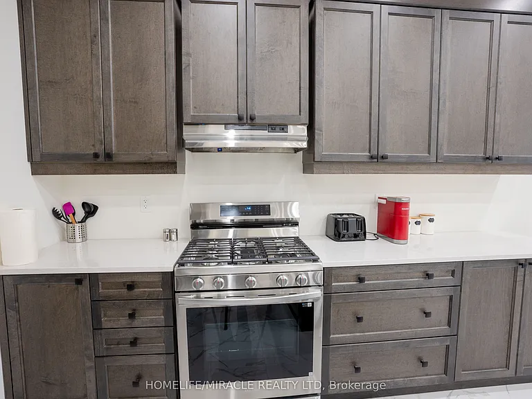 93 Bluebird Blvd — Photo 20
