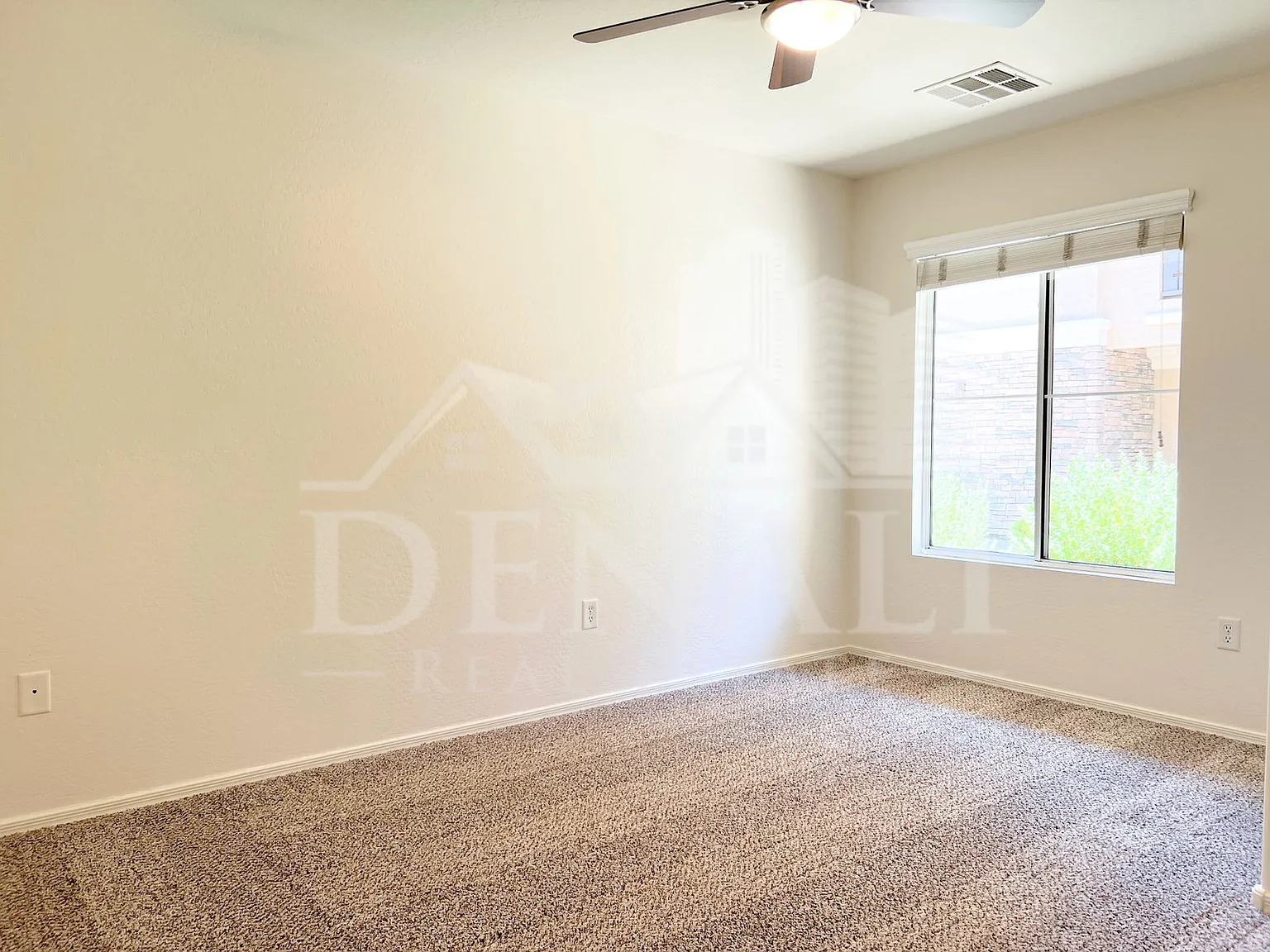 3 bed, 2.0 bath, 1482 sqft, $2,095 — Photo 2