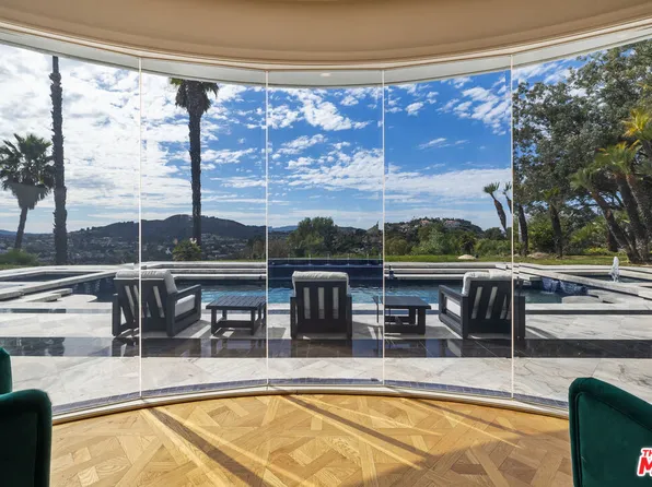 24366 La Masina Ct, Calabasas, CA 91302