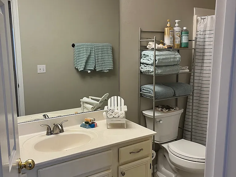 1018 Glastonbury Dr — Photo 12