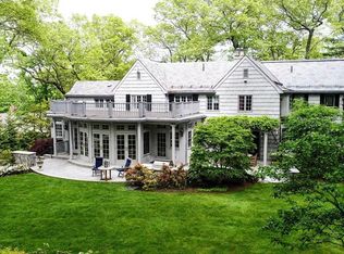6 Fernway Trl, Winchester, MA 01890