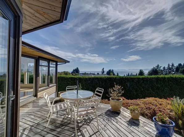 5170 Ridgeview Dr, Sechelt, BC V7Z 0B8