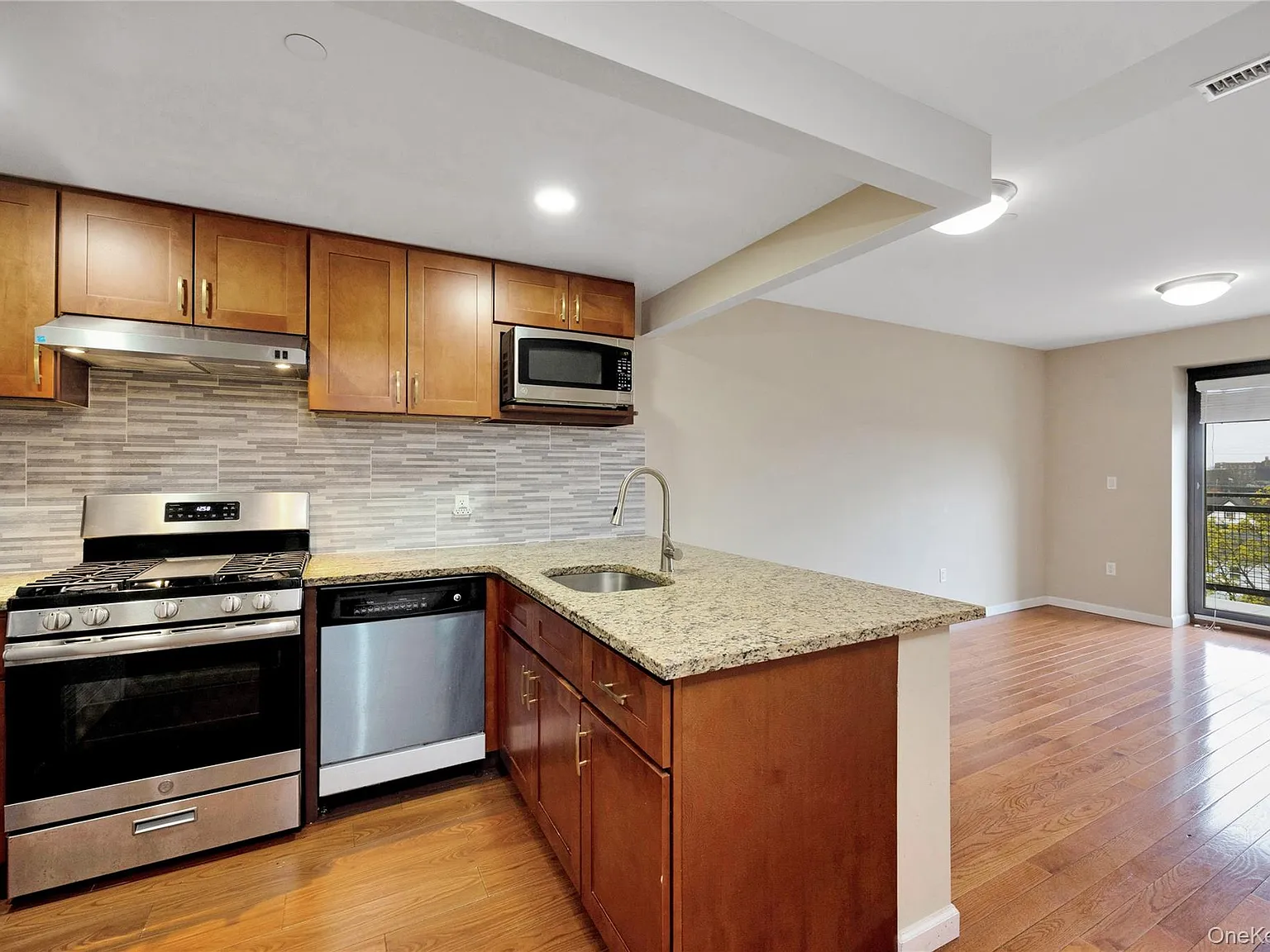 1 bed, 1.0 bath, $2,750 — Photo 3