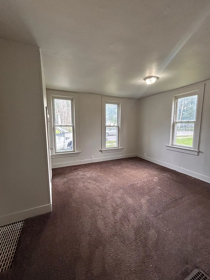 2420 Miner St — Photo 3