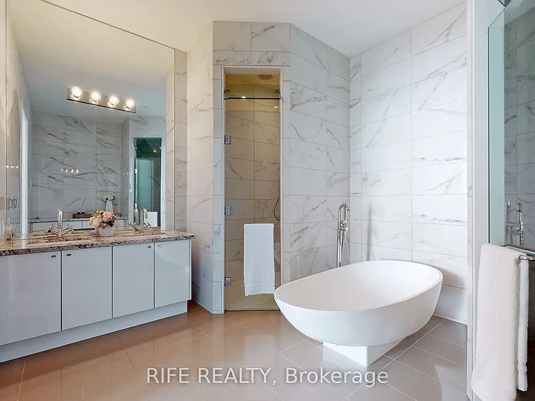 39 Queens Quay E #1208 — Photo 28