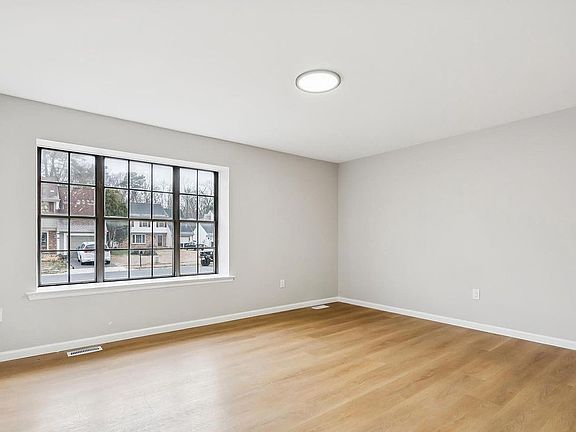 5th image of 3 Bryn Mawr Ct