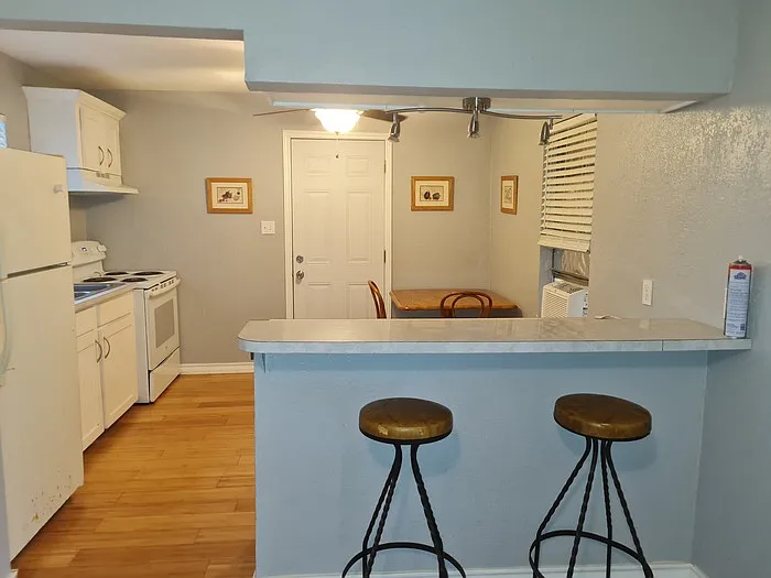 1 bed, 1.0 bath, $685 — Photo 4