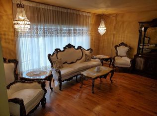 209 Central Park Rd, Plainview, NY 11803