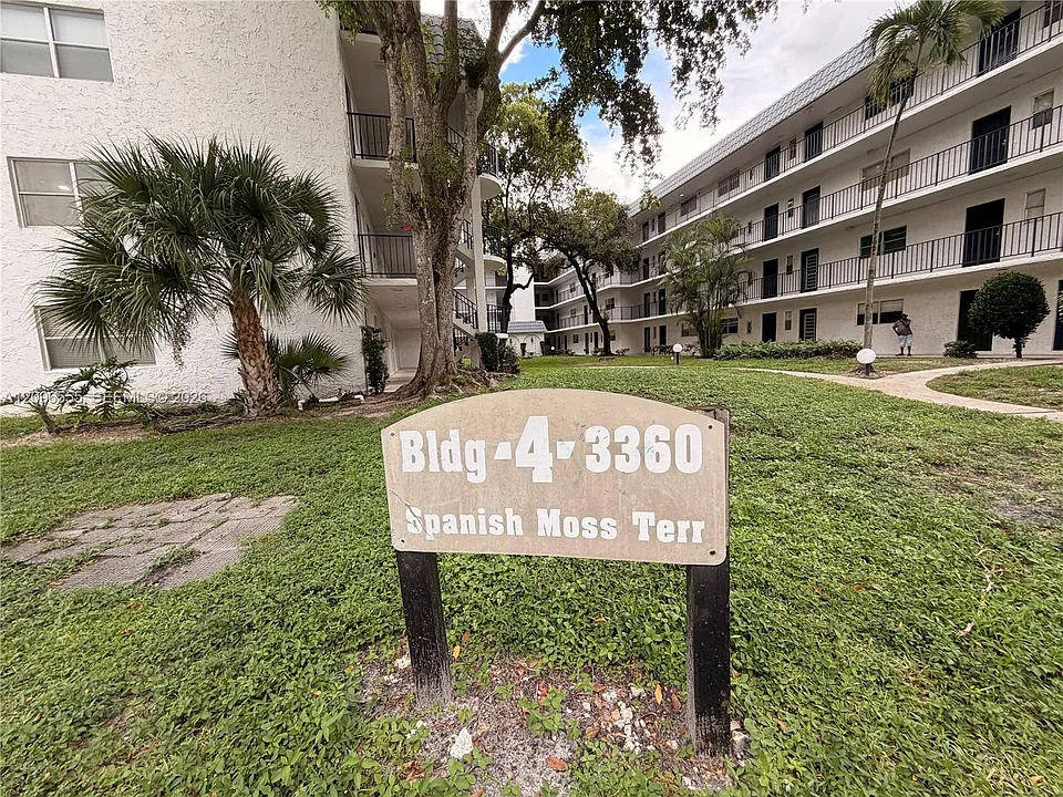 3360 Spanish Moss Ter #110