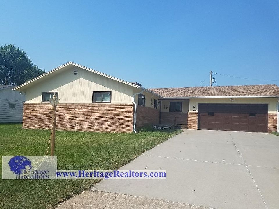 1st image of 5 Eastridge Dr N