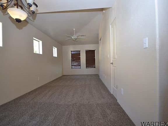 3rd image of 2405 Jasmine Dr