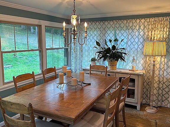 5th image of 165 Sunny Ln