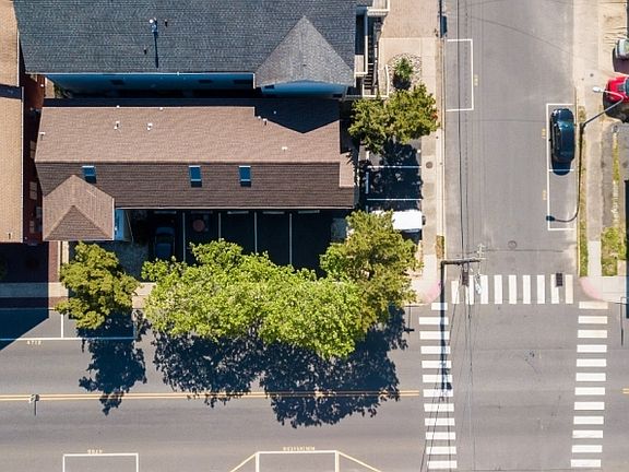 5th image of 140 Hancock Ave #1