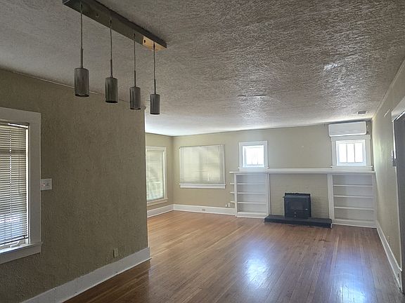 2nd image of 223 Vassar Dr SE #A