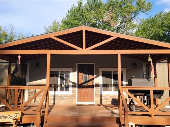 903 Magnolia St, Pleasanton, KS 66075