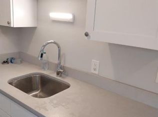 744 Gillette Ave, Aurora, IL 60506