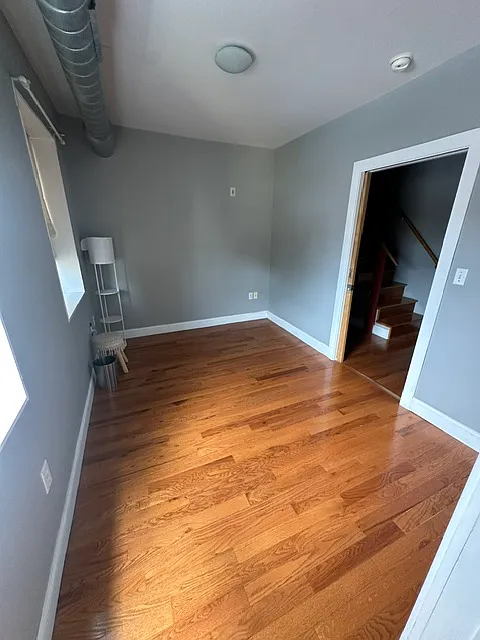 1 bed, 150 sqft, $900 — Photo 4