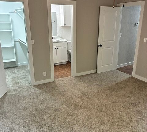 5th image of 1606 N Hickory Ave