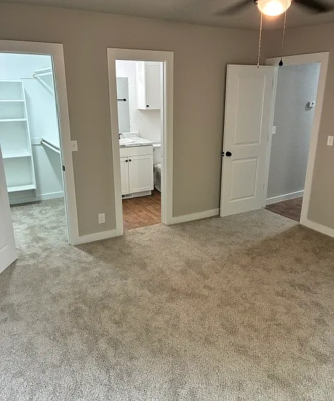 1606 N Hickory Ave — Photo 5