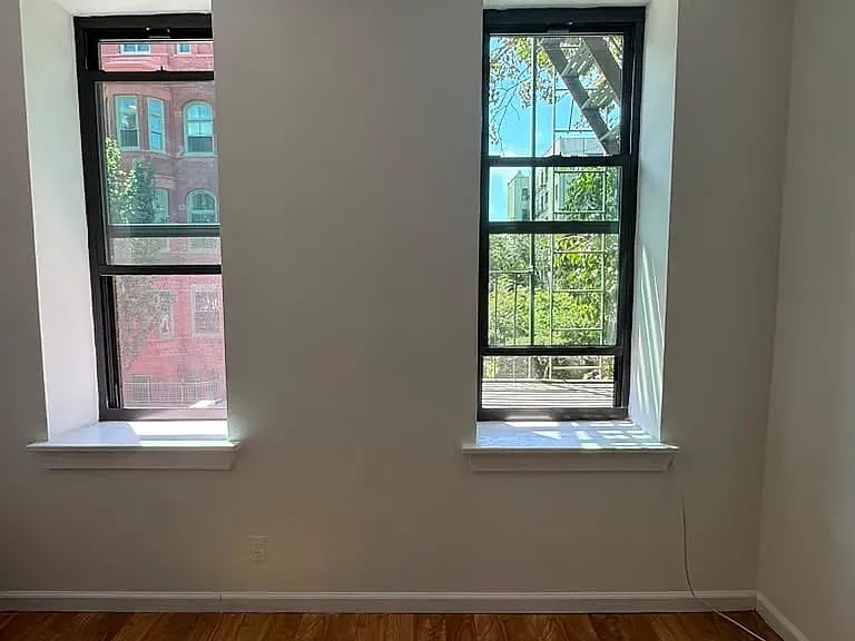621 E 6th St #4 — Photo 7
