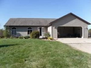 7822 Chambers Rd, Pinckney, MI 48169