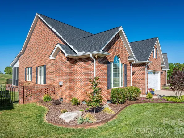 141 Spring Forest Dr, Shelby, NC 28152
