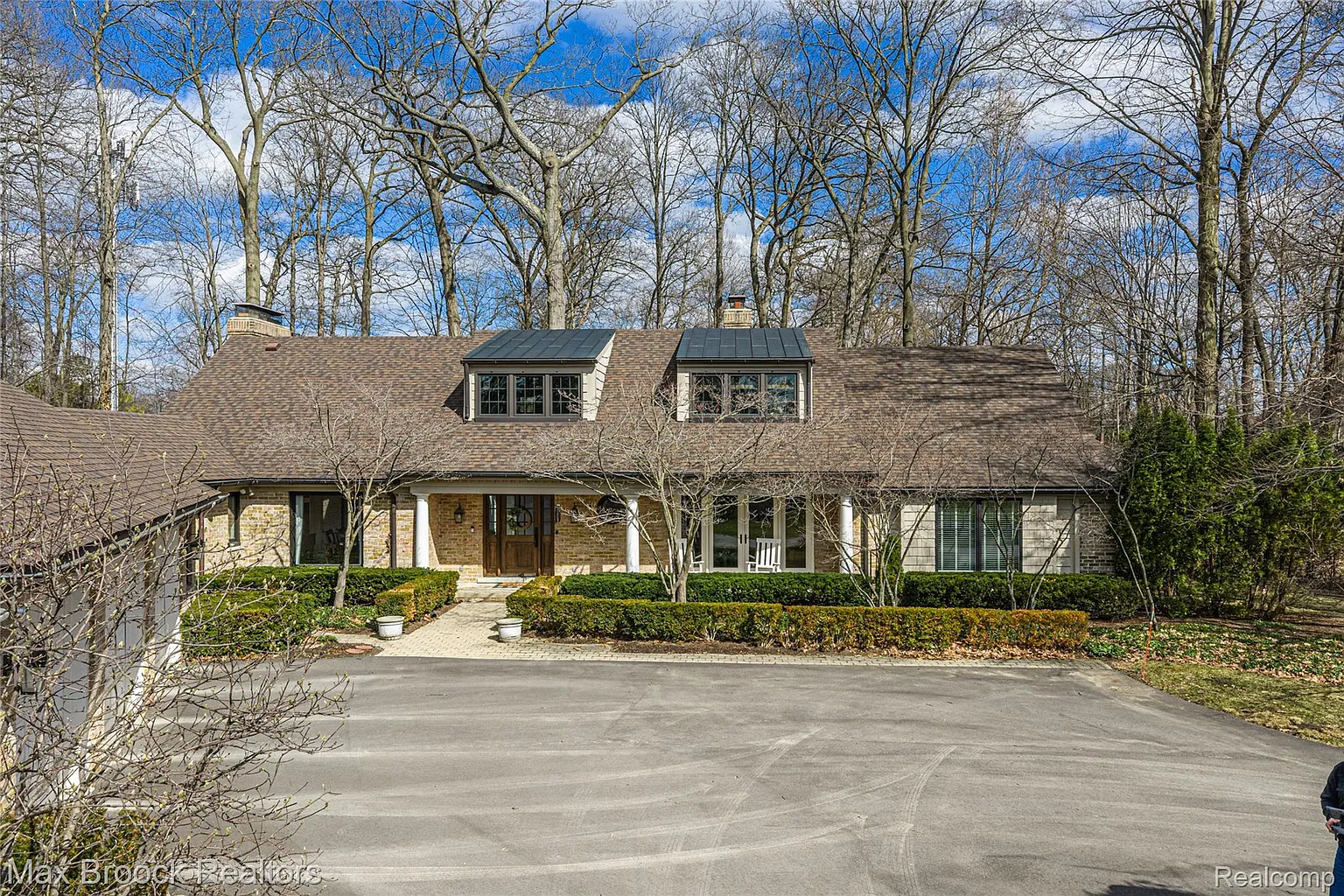 5275 Brookdale Rd photo 1