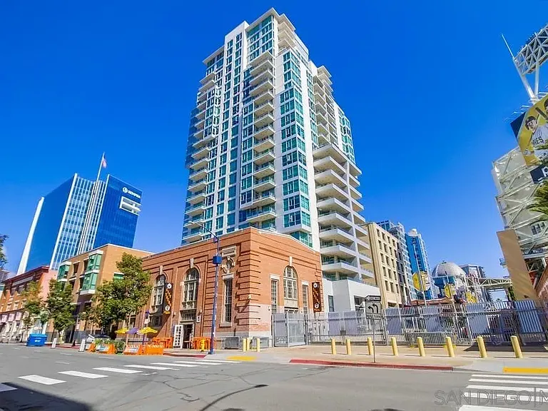 325 7th Ave #610 — Photo 3