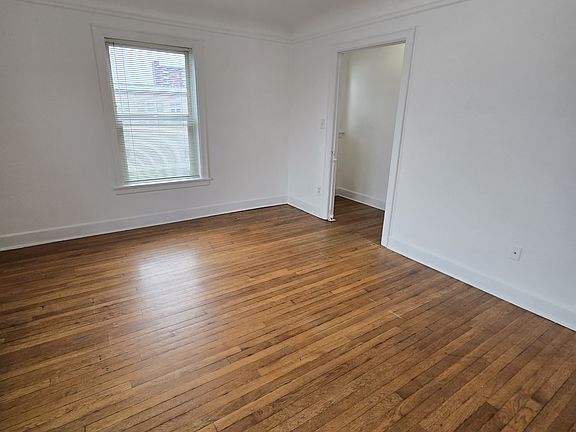 5th image of 4555 15th Ave NE #Dd229