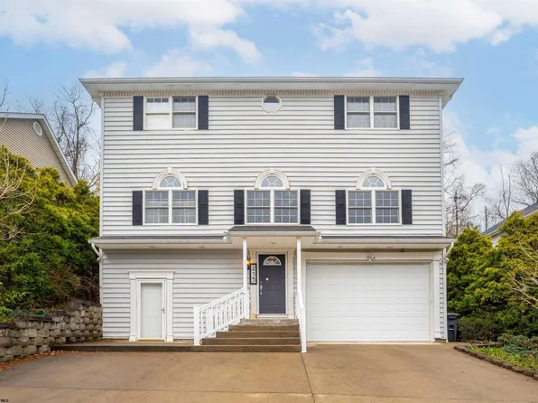 215 Patriot Ln, Morgantown, WV 26508