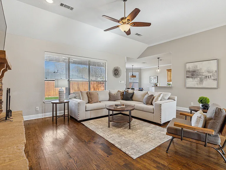 3312 Sycamore Dr — Photo 5