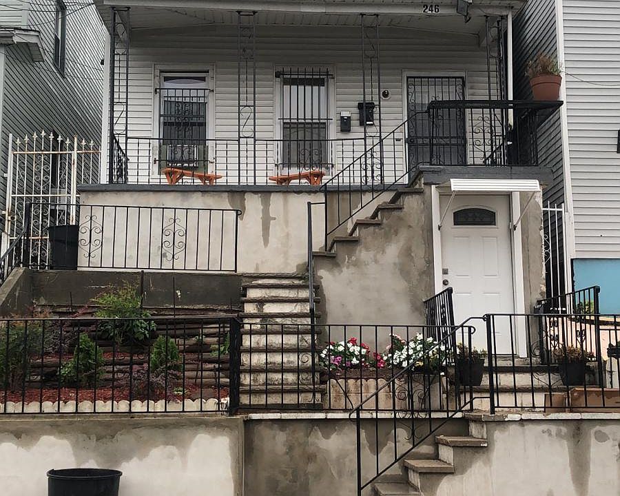 1st image of 246 Woodside Ave #1