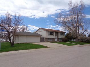 308 E Redwood St, Gillette, WY 82718