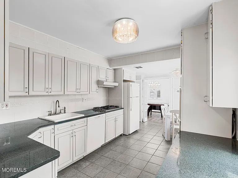 297 Highland Ave — Photo 25