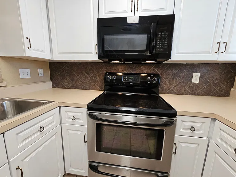 202 Samuel Blvd #3C — Photo 14