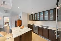 160 Central Park South — Photo 4