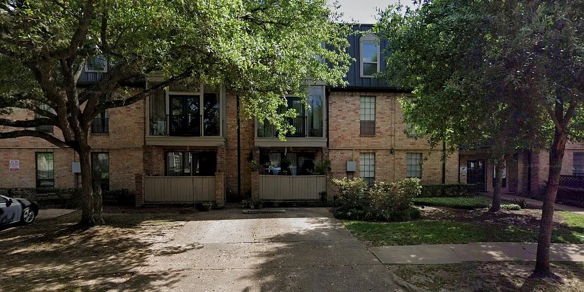Building Photo - 2425 Underwood St #154