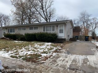 1915 Taylor Dr, Iowa City, IA 52240