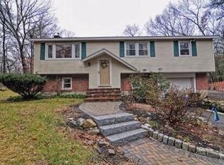 65 Searle St, Georgetown, MA 01833