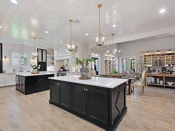 2nd image of 28225 Timber Oaks Ct