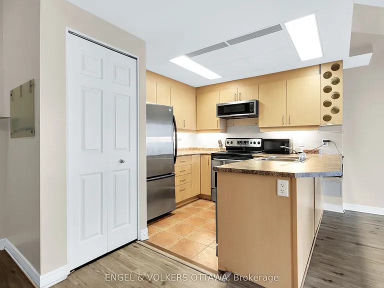 134 York St #607 — Photo 7