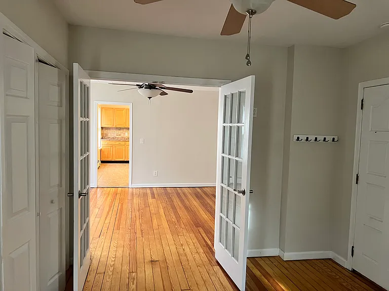 25 Locke St #2 — Photo 24