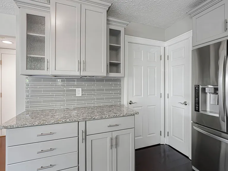 4392 Greensbury Dr — Photo 30