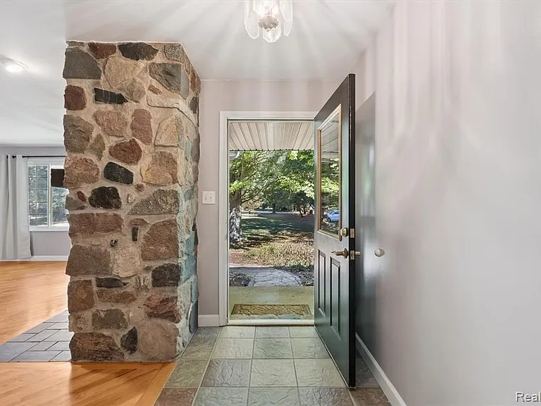 2860 E Coon Lake Rd — Photo 3
