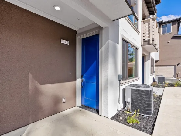 935 Woodside Rd, Redwood City, CA 94061