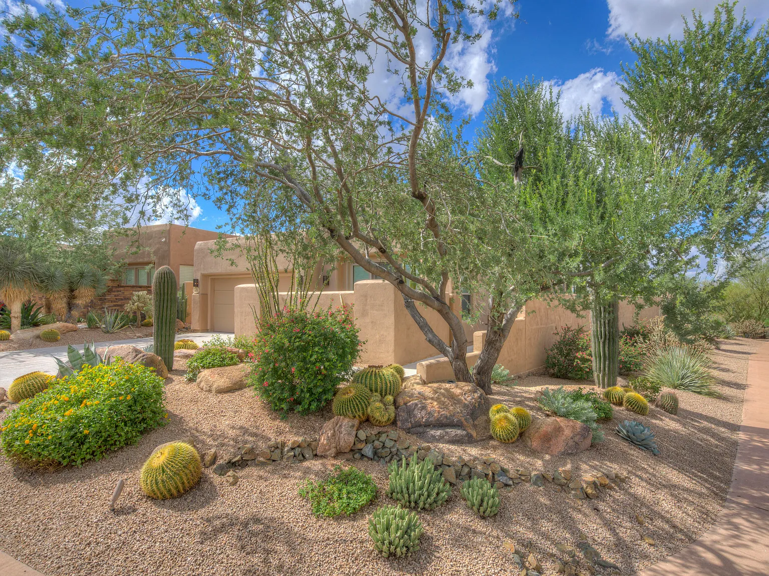 3 bed, 2.0 bath, 1832 sqft, $7,500 — Photo 3