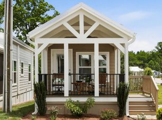 87 Mount Meadow Ln, Flat Rock, NC 28731