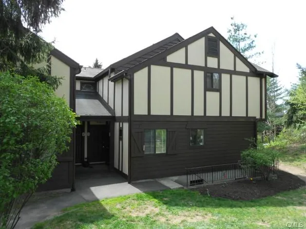 6 Falmouth Ct, Brookfield, CT 06804