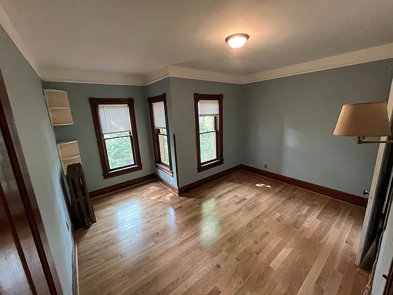 921 W Huron St — Photo 4