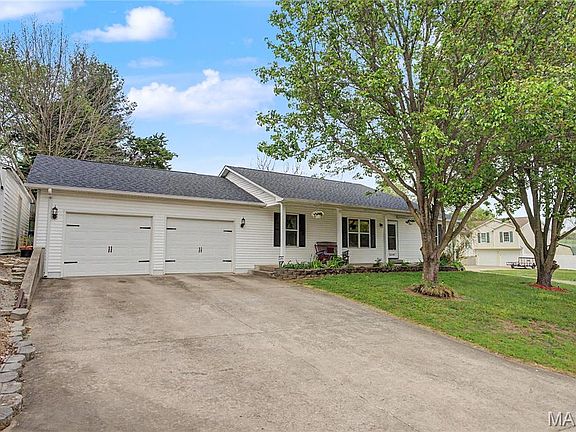 3rd image of 236 Alpine Dr